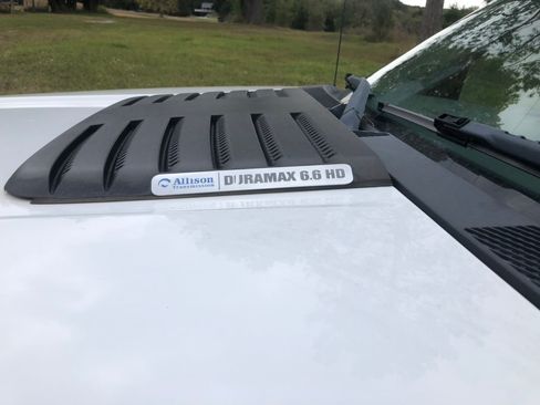 Used 2011 GMC Sierra 2500 SLE w/ SLE Preferred Package image 4