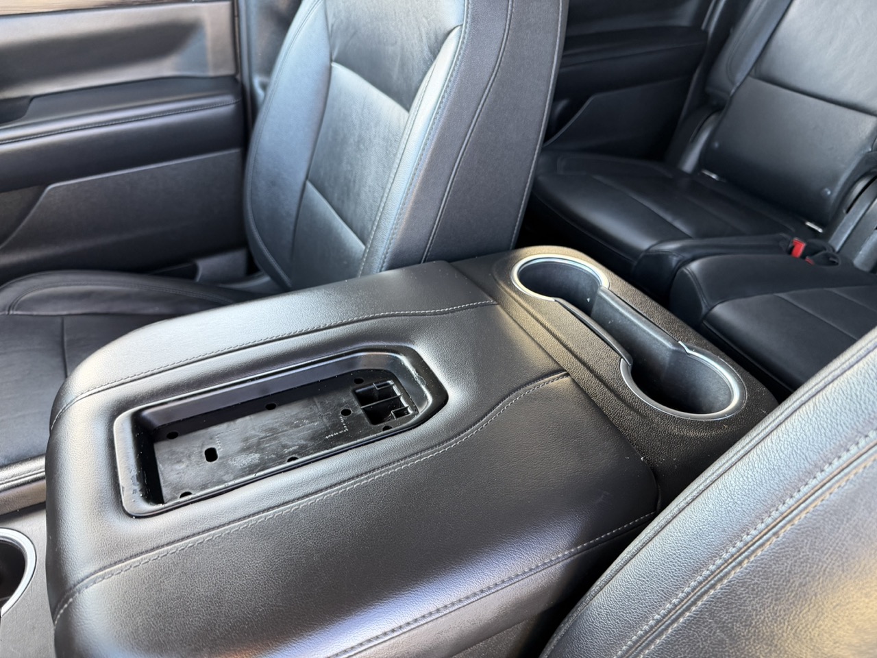 Used 2021 Chevrolet Suburban LT RWD image 14