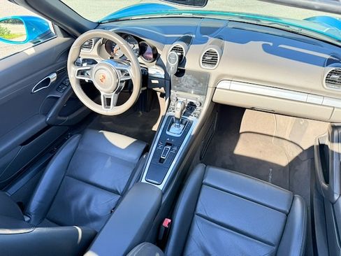 Used 2017 Porsche 718 Boxster image 11
