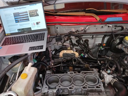 Used 2004 Nissan Sentra SE-R w/ Sunroof Pkg image 28