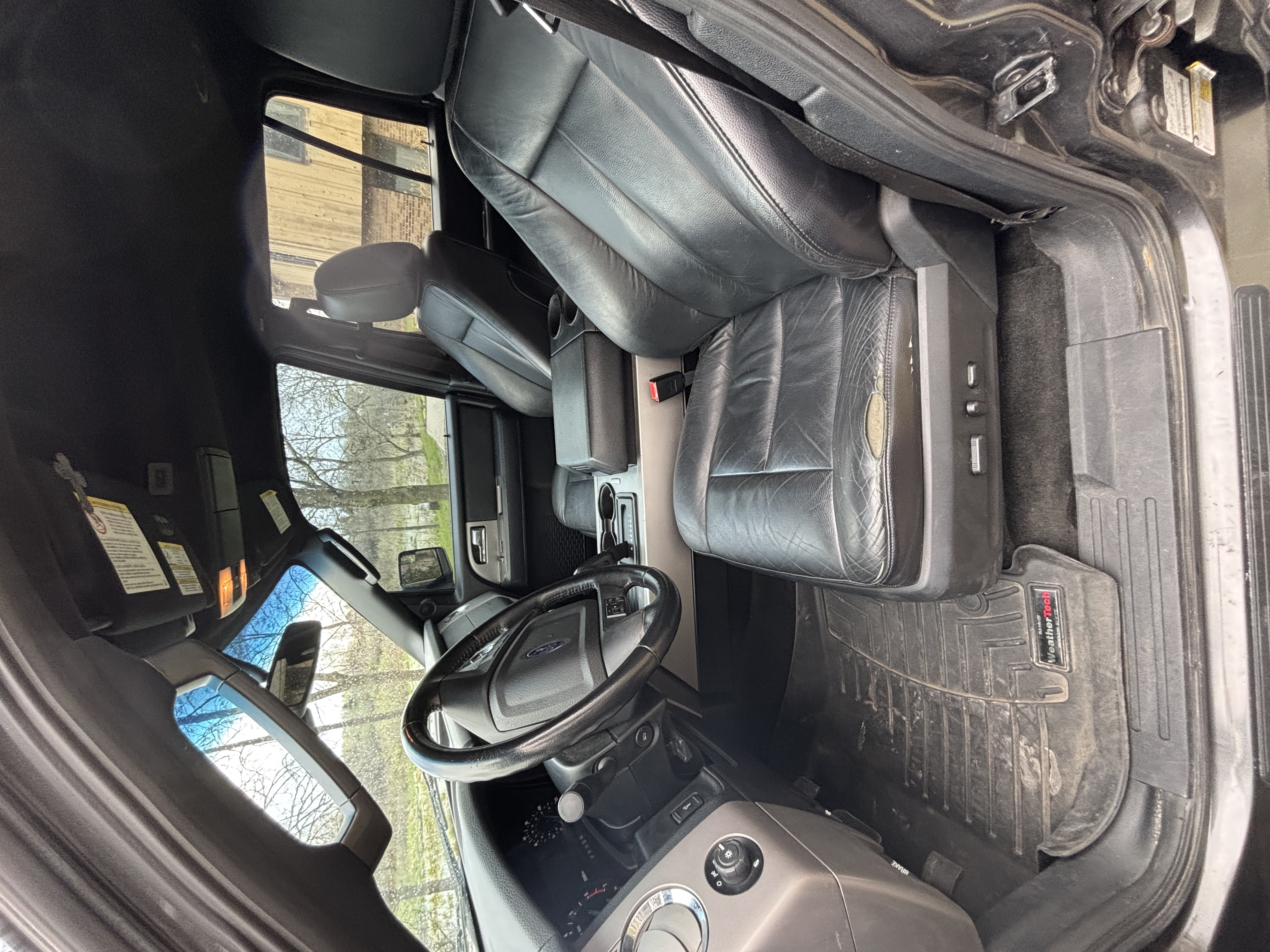 Used 2017 Ford Expedition XLT w/ Equipment Group 201A AWD/4WD image 10