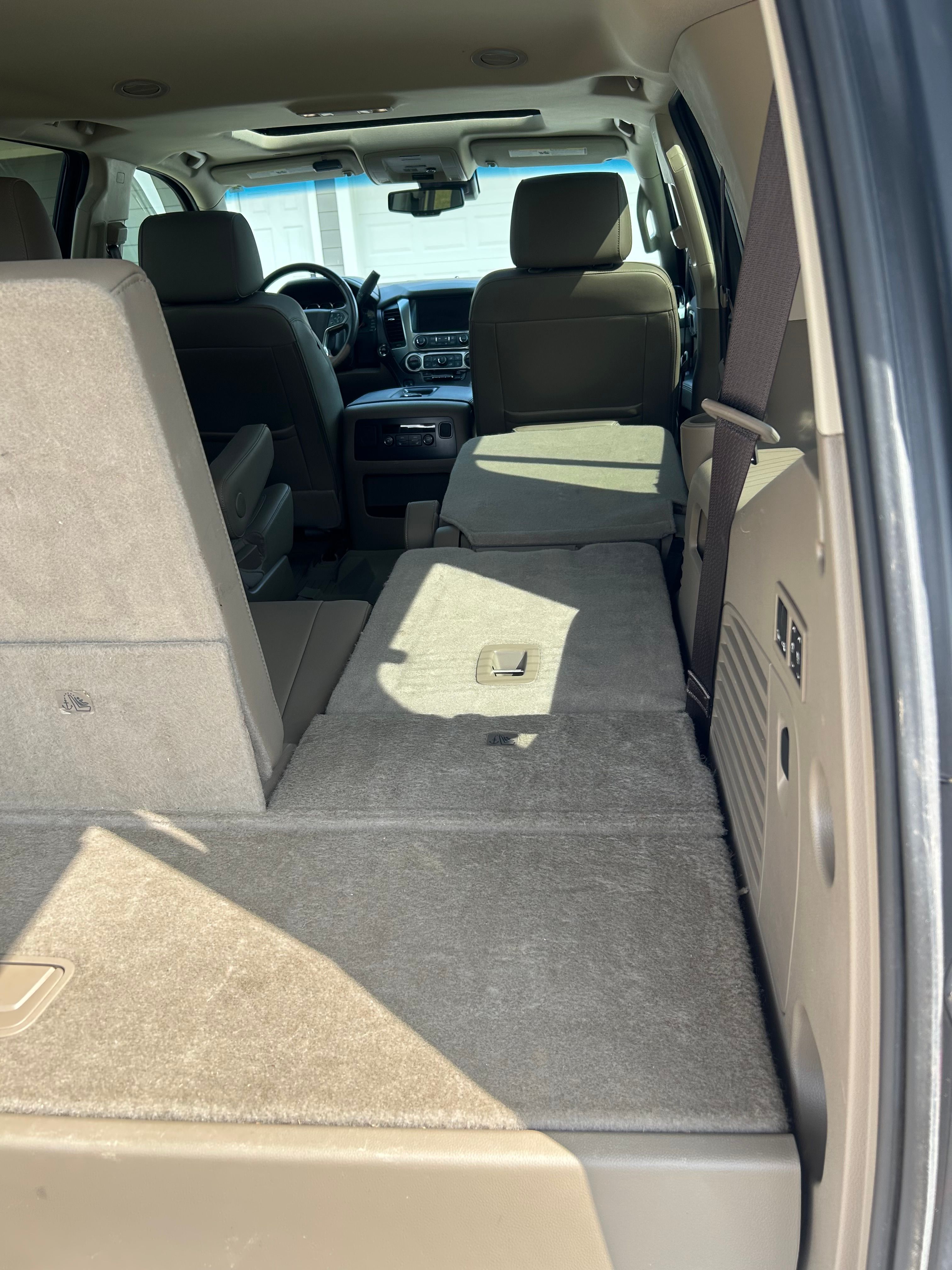 Used 2020 Chevrolet Tahoe LT w/ Luxury Package AWD/4WD image 18
