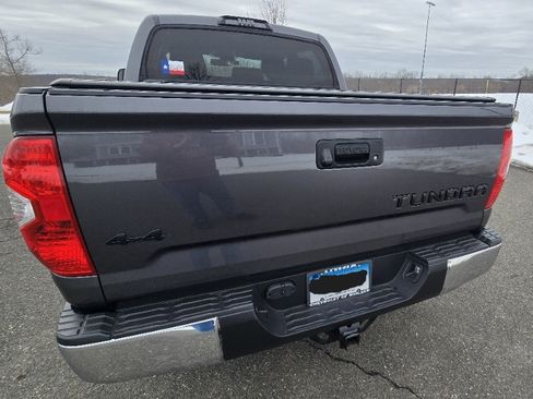 Used 2019 Toyota Tundra SR5 w/ SR5 Upgrade Package image 2