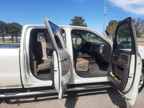 Used 2015 GMC Sierra 1500 SLT w/ SLT Preferred Package image 4