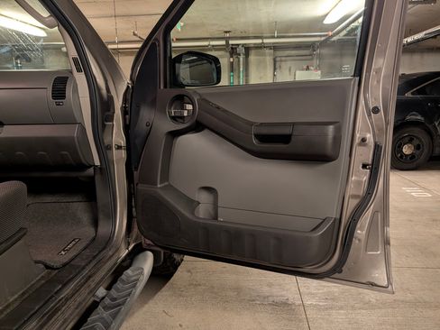 Used 2005 Nissan Xterra S w/ (P01) Power Pkg image 11