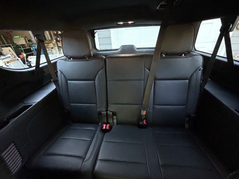 Used 2021 Chevrolet Suburban High Country AWD/4WD image 13