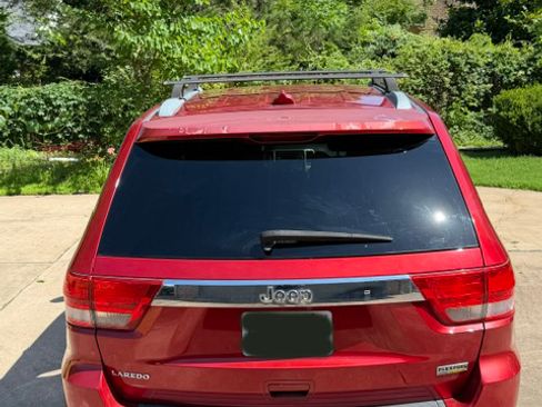Used 2011 Jeep Grand Cherokee Laredo RWD image 4