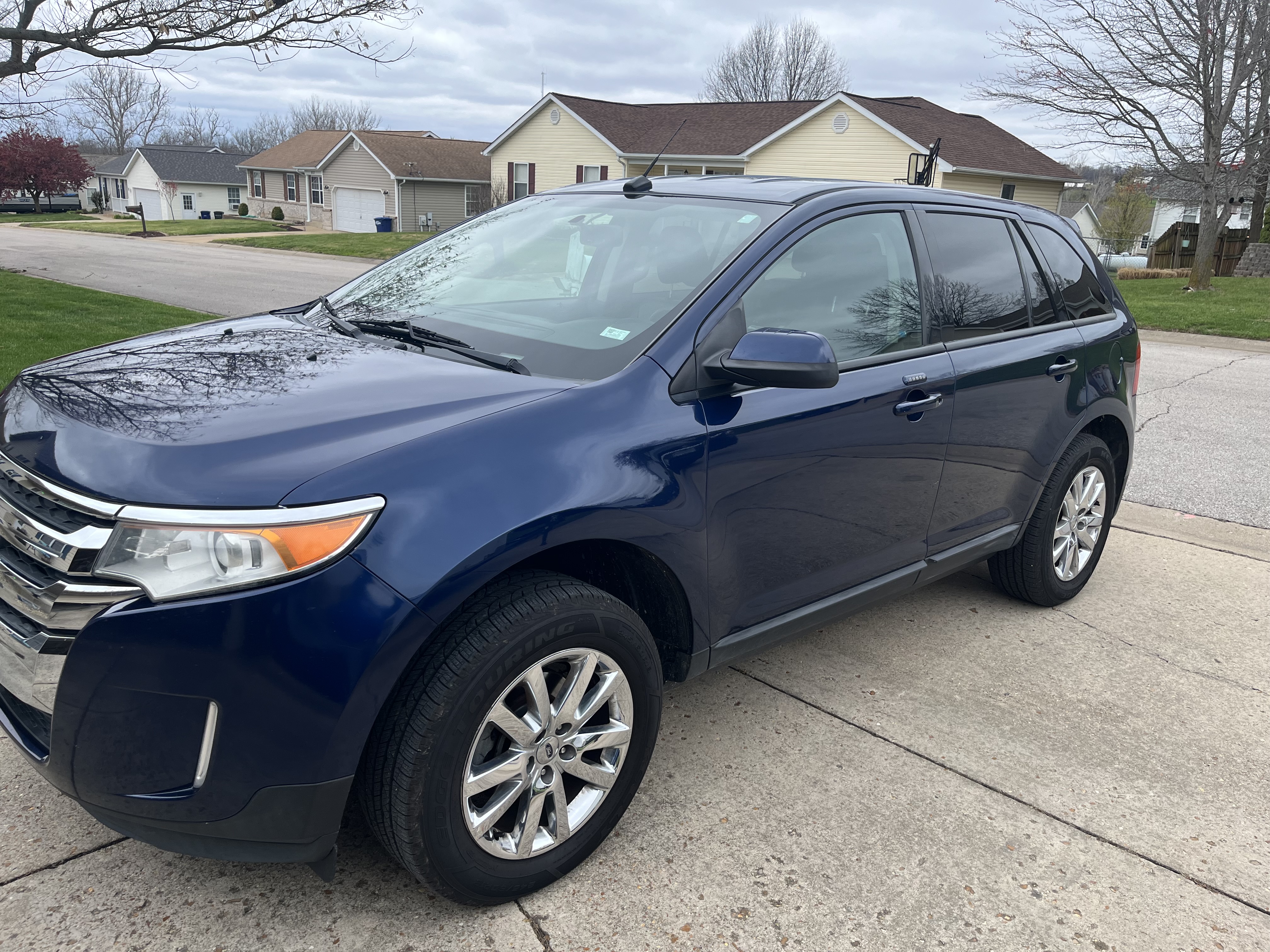 Used 2012 Ford Edge SEL FWD image 1