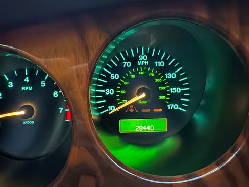 Used 2000 Jaguar XK8 Coupe RWD image 9