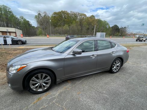 Used 2013 INFINITI M35 w/ Premium Pkg image 1