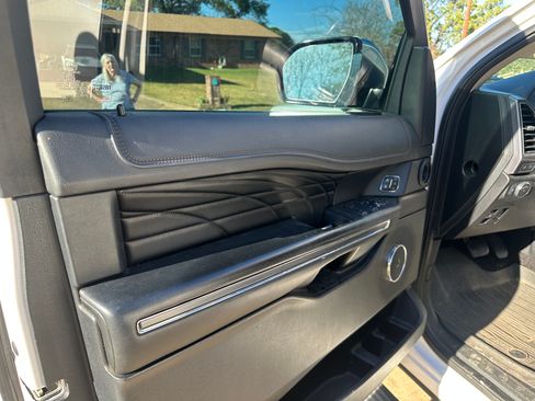 Used 2018 Ford Expedition Max Platinum image 11