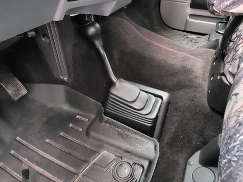 Used 2016 Ford F250 XLT w/ XLT Interior Package image 8