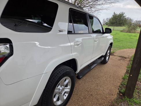 Used 2018 Toyota 4Runner SR5 image 4