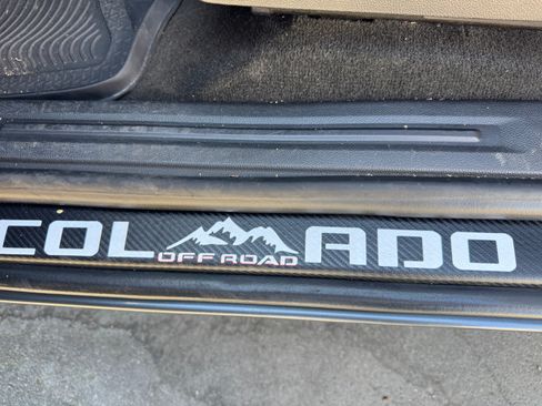 Used 2015 Chevrolet Colorado LT w/ LT Convenience Package RWD image 12