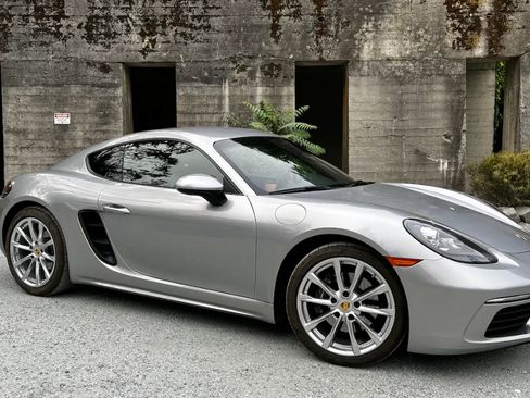 Used 2018 Porsche 718 Cayman image 1