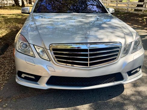 Used 2011 Mercedes-Benz E 550 Sedan image 13