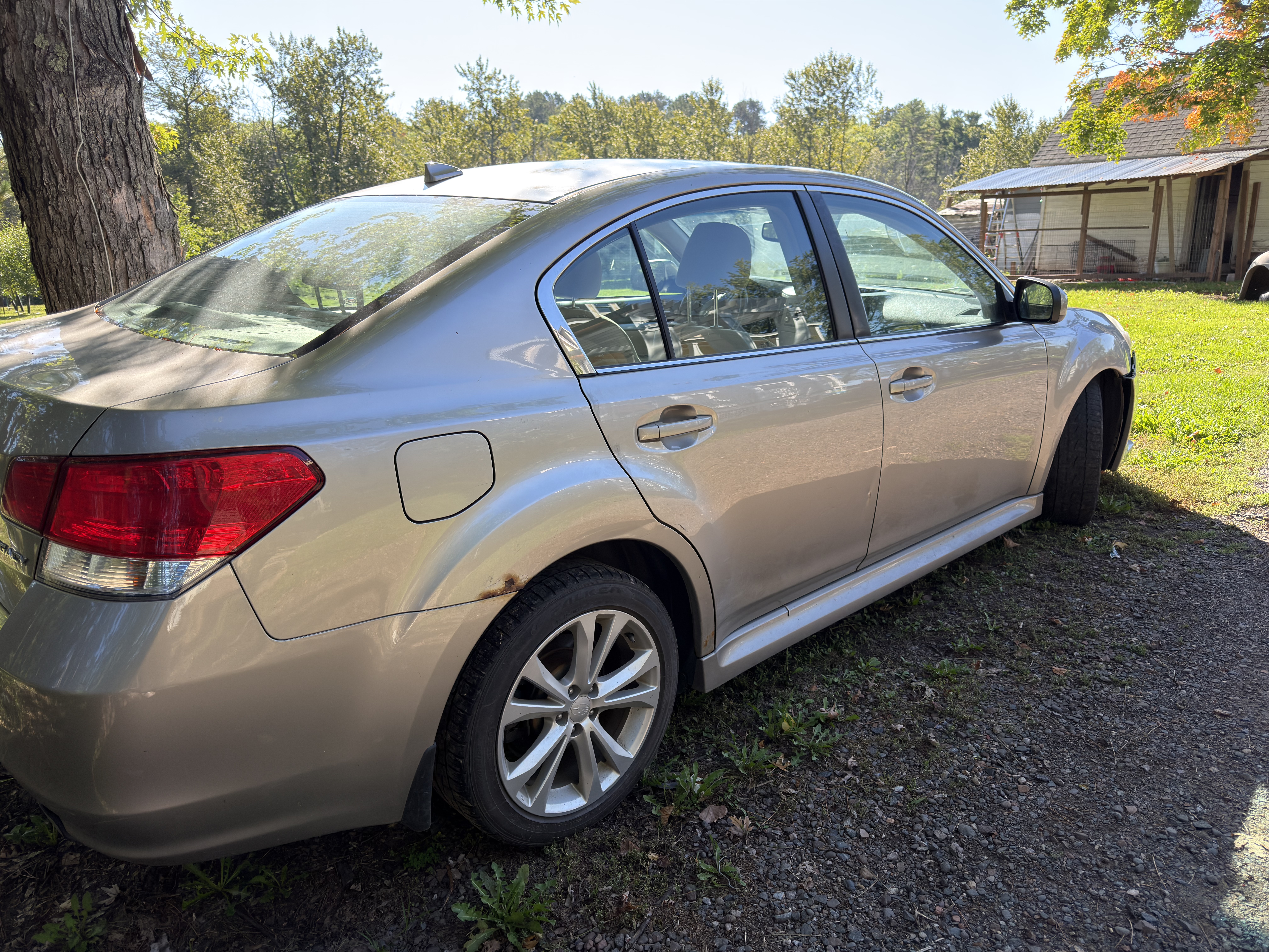 Used 2014 Subaru Legacy 2.5i Premium AWD/4WD image 4