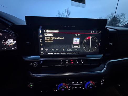 Used 2025 GMC Sierra 2500 SLT w/ X31 Off-Road Package image 17