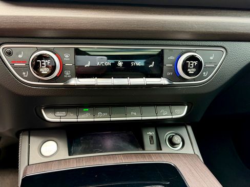 Used 2022 Audi Q5 e Premium Plus w/ Premium Plus Package image 19