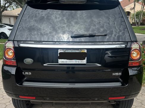 Used 2013 Land Rover LR2 HSE AWD/4WD image 5