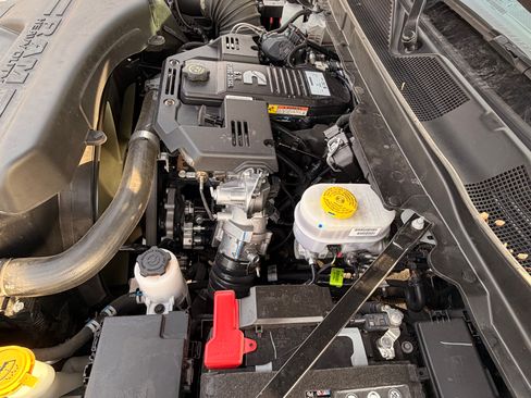 Used 2024 RAM 2500 Tradesman w/ Safety Group image 8