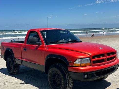 Used 1997 Dodge Dakota 4x4 Regular Cab image 1