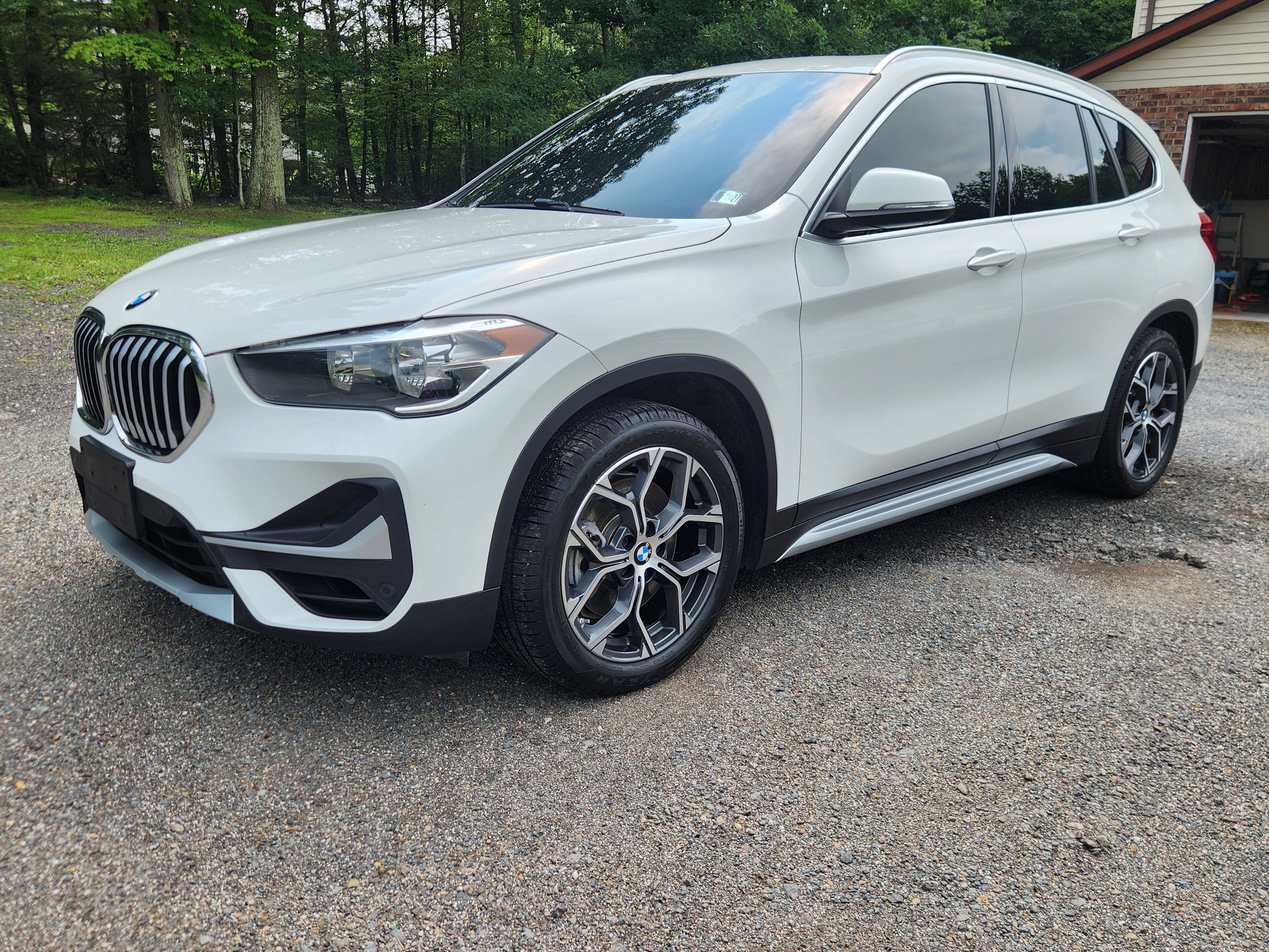 Used 2021 BMW X1 xDrive28i w/ Convenience Package AWD/4WD image 1