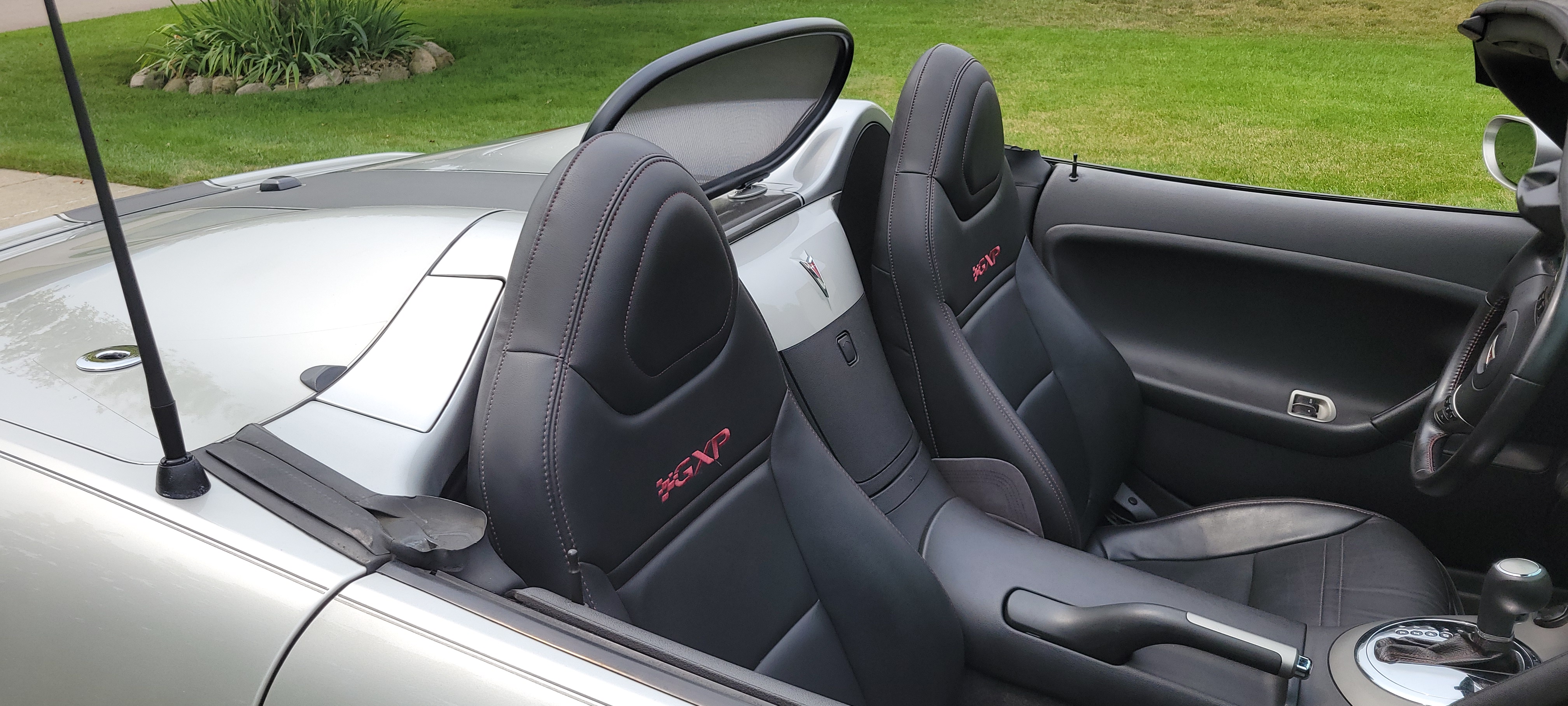 Used 2007 Pontiac Solstice GXP w/ Premium Package RWD image 9