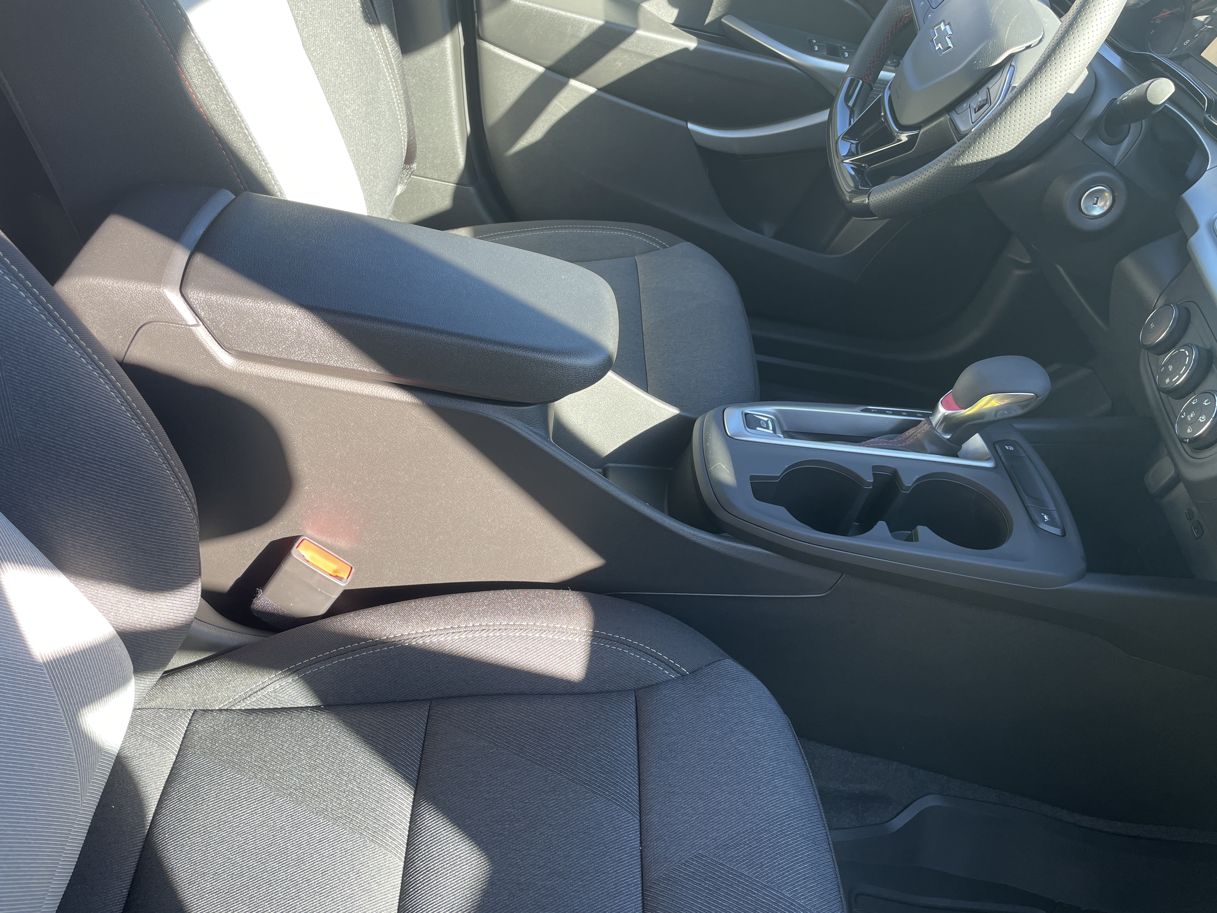 Used 2026 Chevrolet Trax RS FWD image 5