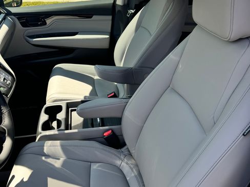 Used 2024 Honda Odyssey Touring image 10