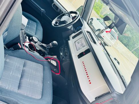 Used 2023 Ford Bronco Heritage Edition AWD/4WD image 8