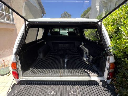 Used 2002 Toyota Tacoma PreRunner RWD image 15