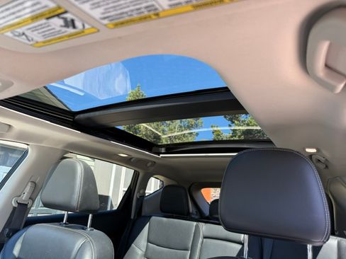 Used 2017 Nissan Murano SL w/ SL Technology Package AWD/4WD image 8
