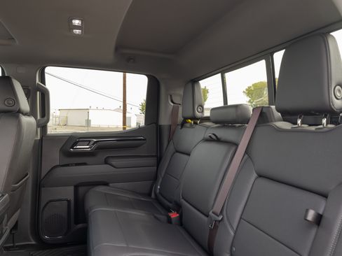 Used 2024 Chevrolet Silverado 1500 LT Trail Boss w/ LT Trail Boss Premium Package image 30