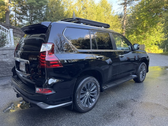 Used 2022 Lexus GX 460 Luxury w/ Sport Design Package AWD/4WD image 5