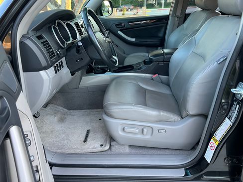 Used 2006 Toyota 4Runner Limited image 18