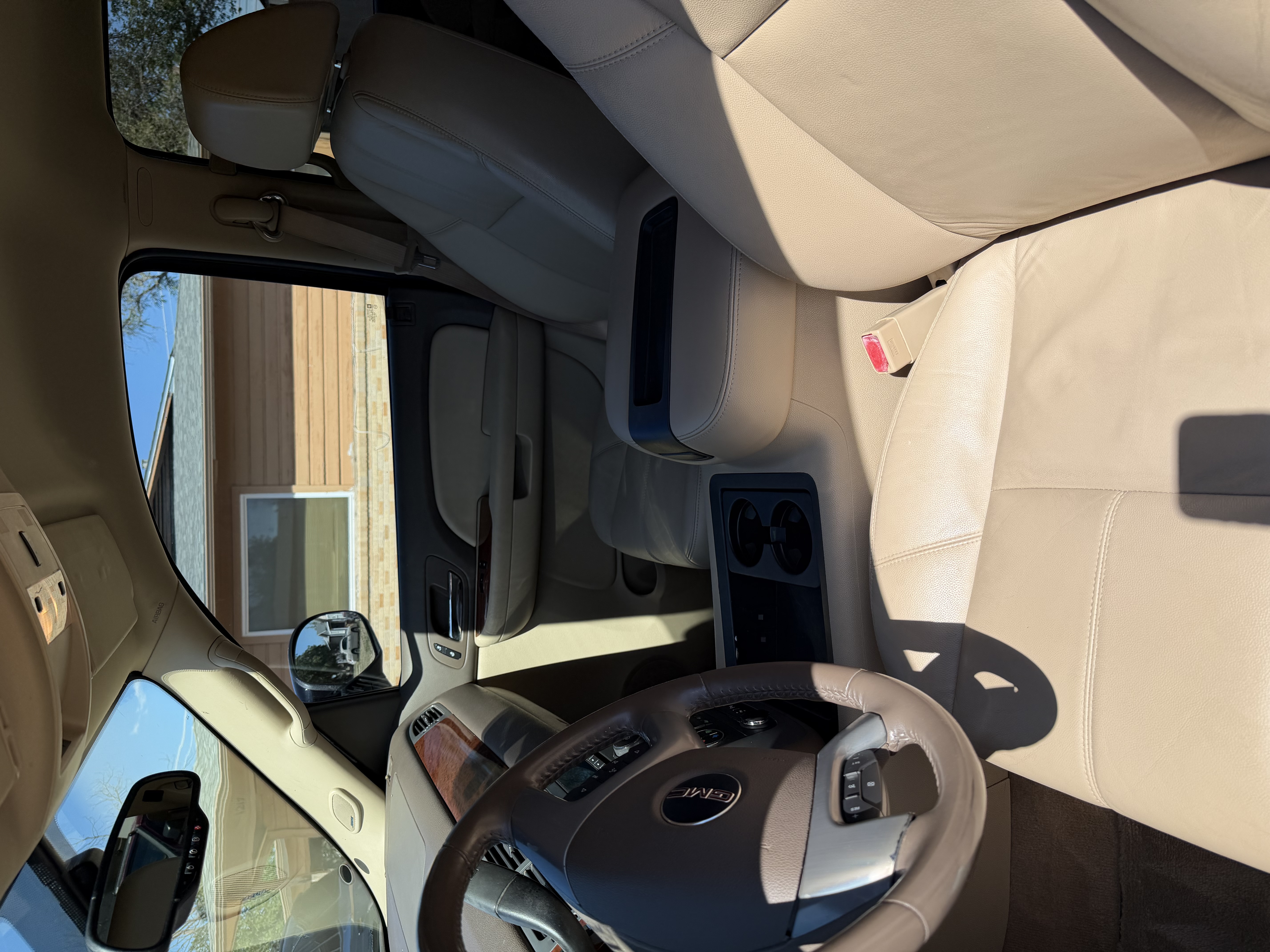 Used 2008 GMC Yukon SLT w/ SLT Preferred Equipment Group RWD image 6