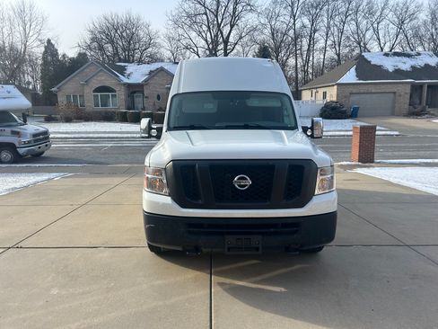 Used 2018 Nissan NV 2500 SV w/ Navigation Package image 4