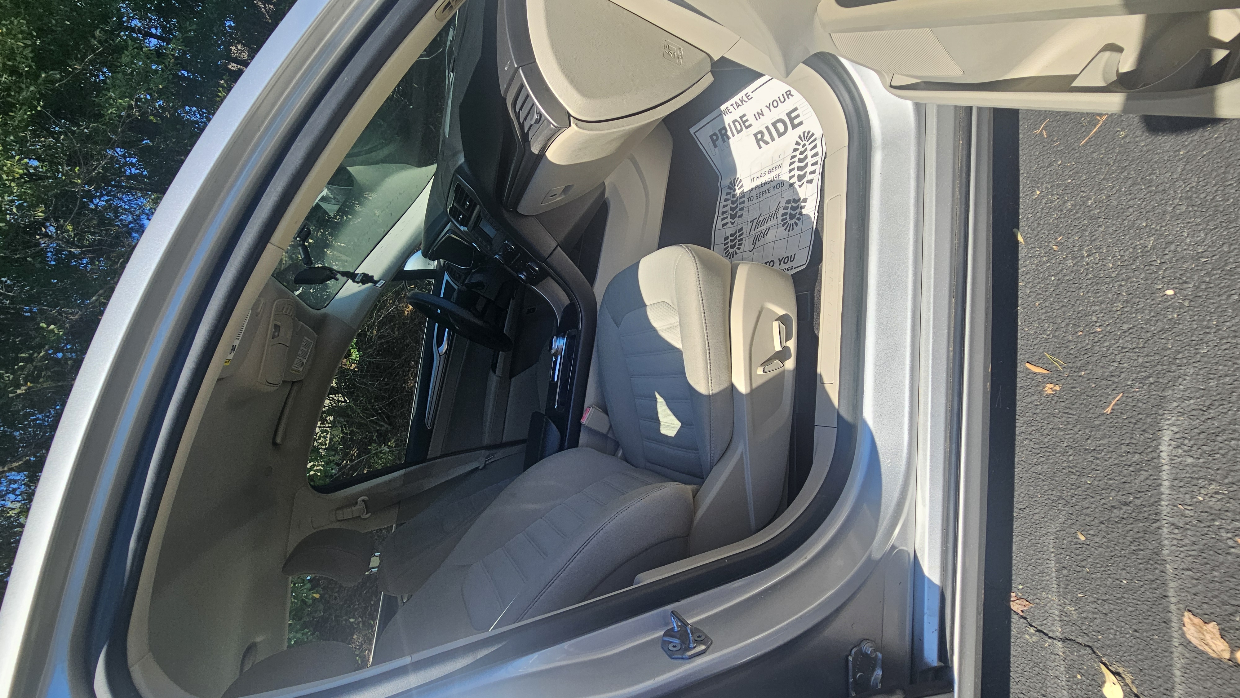 Used 2018 Ford Fusion SE FWD image 8