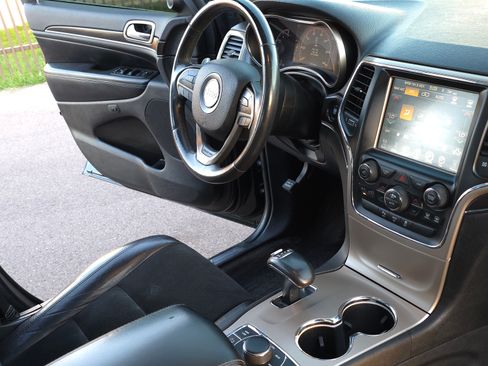 Used 2014 Jeep Grand Cherokee Limited w/ Luxury Group II image 16