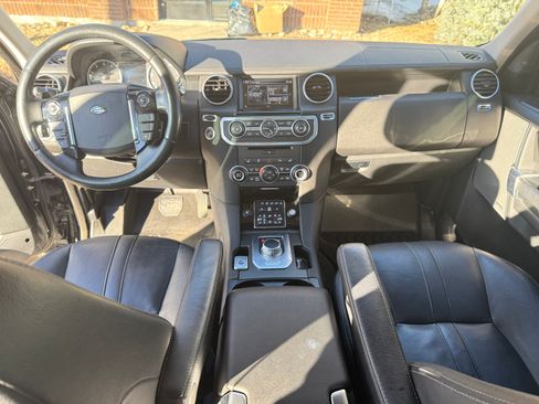 Used 2016 Land Rover LR4 HSE image 9