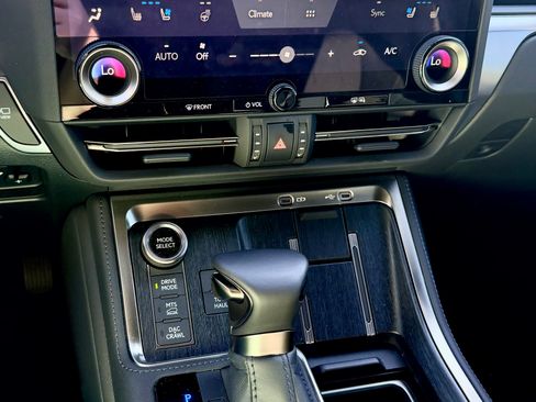 Used 2026 Lexus GX 550 550 Overtrail+ Sport Utility 4 image 17