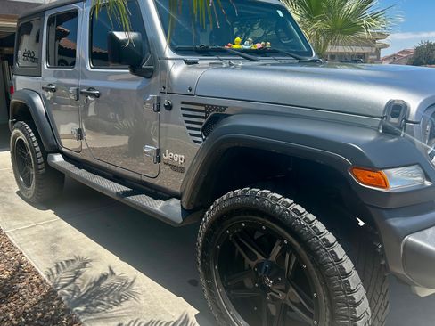 Used 2019 Jeep Wrangler Unlimited Sport S AWD/4WD image 6