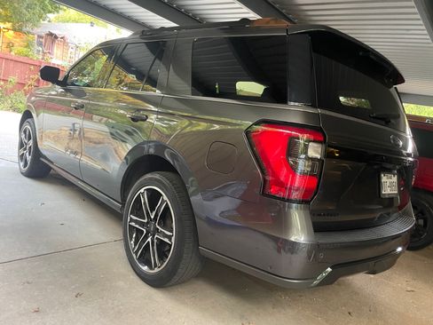 Used 2020 Ford Expedition Limited w/ Equipment Group 303A RWD image 2