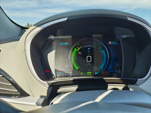 Used 2018 Chevrolet Volt LT w/ LT Driver Confidence Package image 18