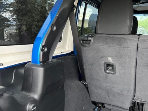 Used 2021 Jeep Wrangler Unlimited Sport image 19