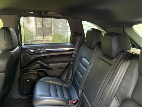 Used 2013 Porsche Cayenne S AWD/4WD image 13