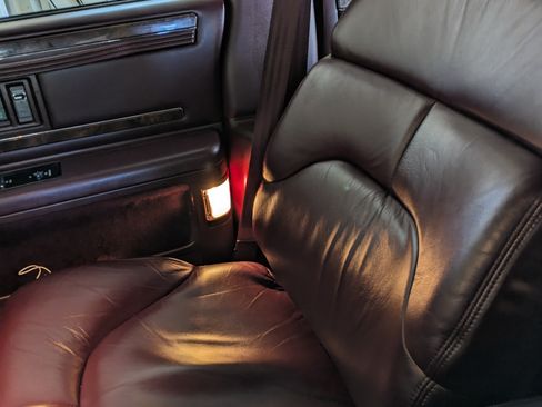 Used 1995 Buick Roadmaster Limited image 28