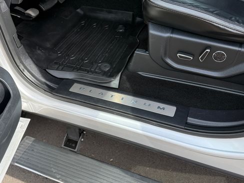 Used 2019 Ford F250 Platinum image 19