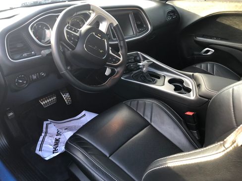 Used 2016 Dodge Challenger SRT w/ Technology Group RWD image 2